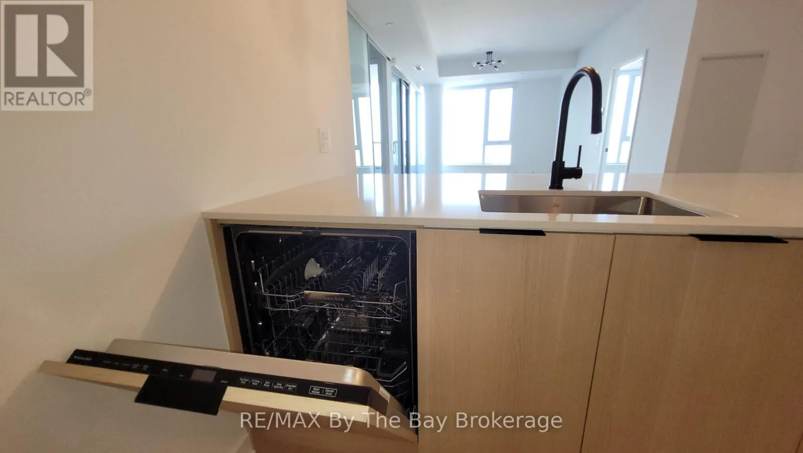 502 - 31 HURON STREET, #502
