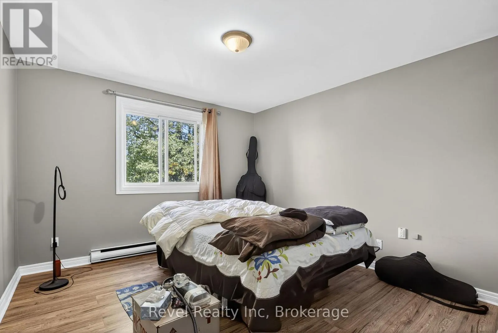 203 KNOX ROAD W