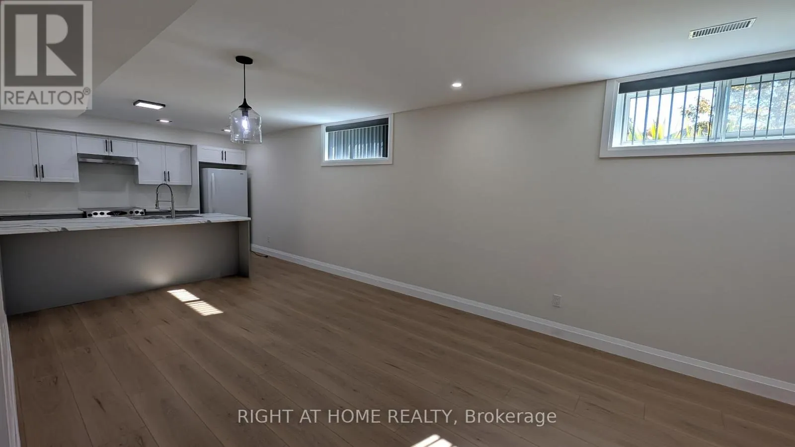 - LOWER LEVEL - 100 SELINE CRESCENT