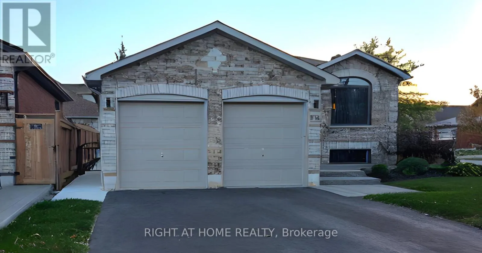 - LOWER LEVEL - 100 SELINE CRESCENT