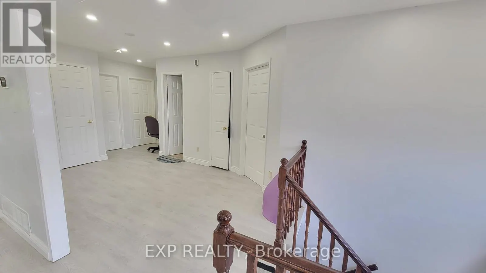 22 ENGEL CRESCENT