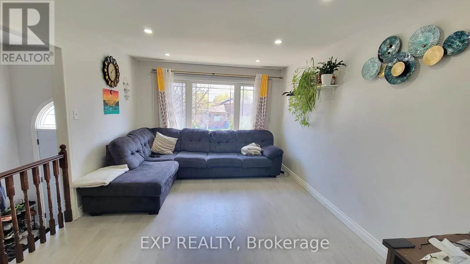 22 ENGEL CRESCENT