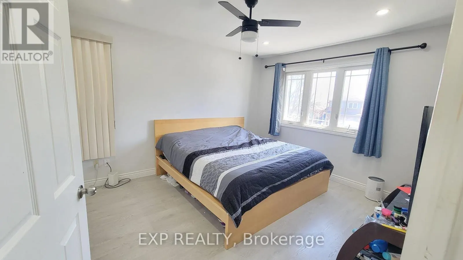 22 ENGEL CRESCENT