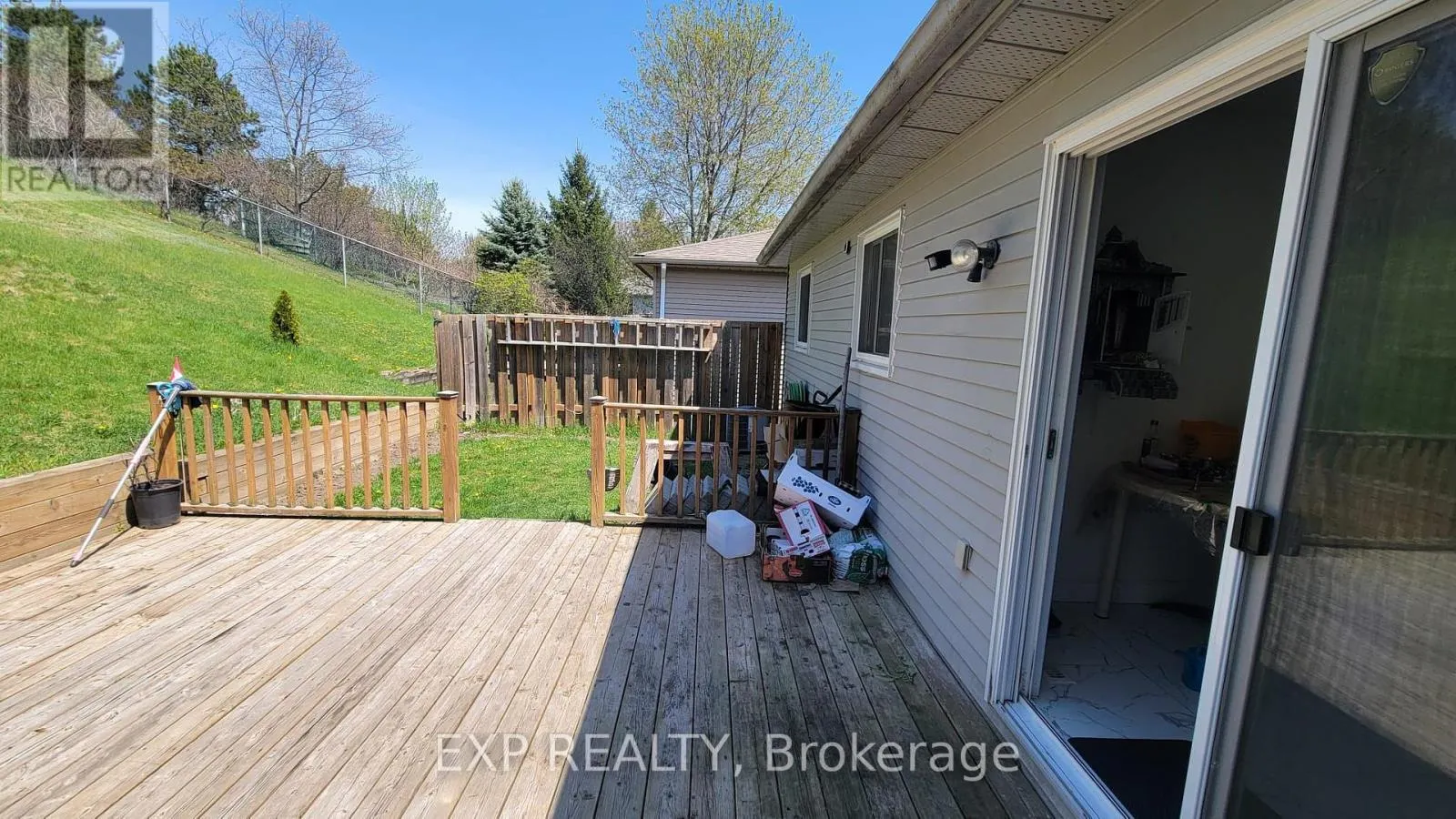 22 ENGEL CRESCENT