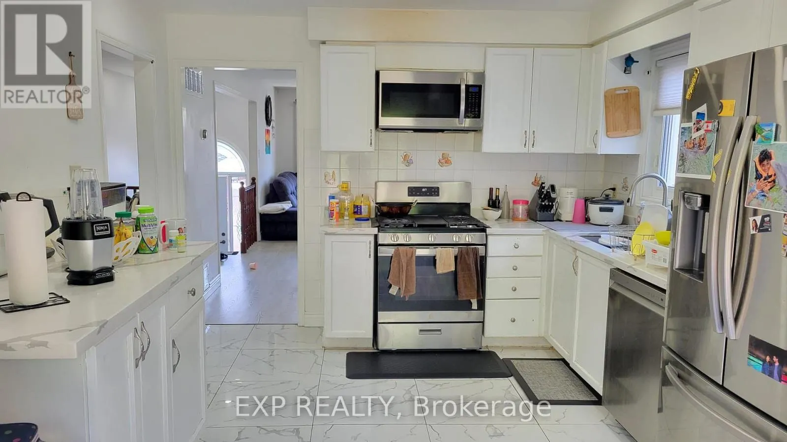 22 ENGEL CRESCENT