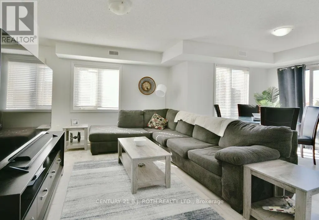 5 - 25 MADELAINE DRIVE