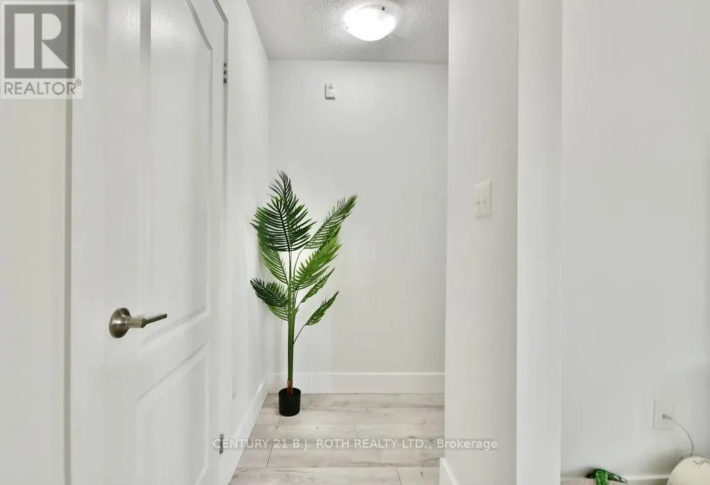 5 - 25 MADELAINE DRIVE