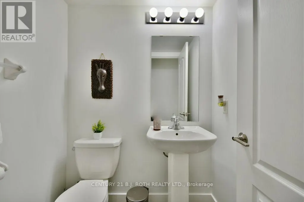 5 - 25 MADELAINE DRIVE