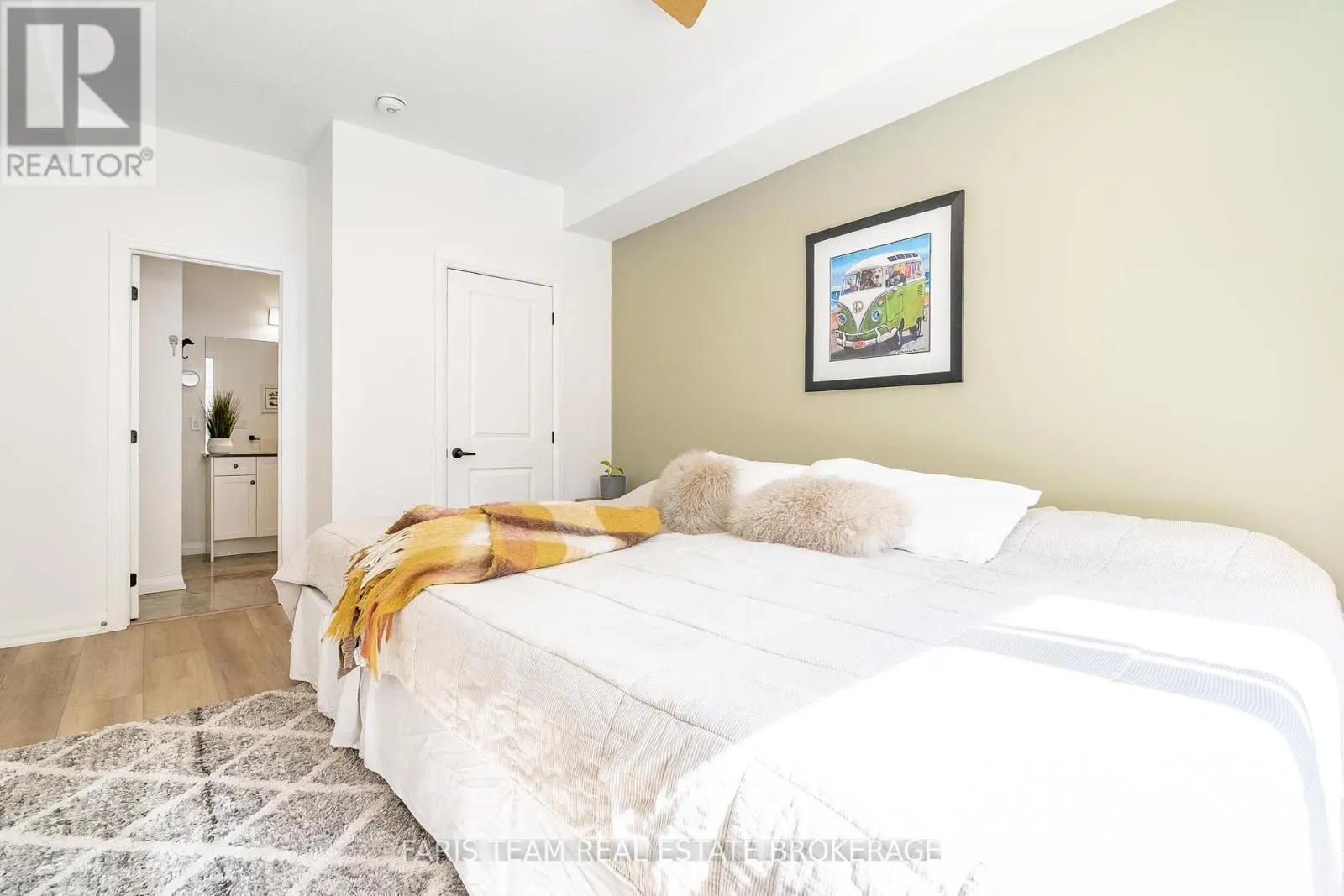 16 LAHEY CRESCENT