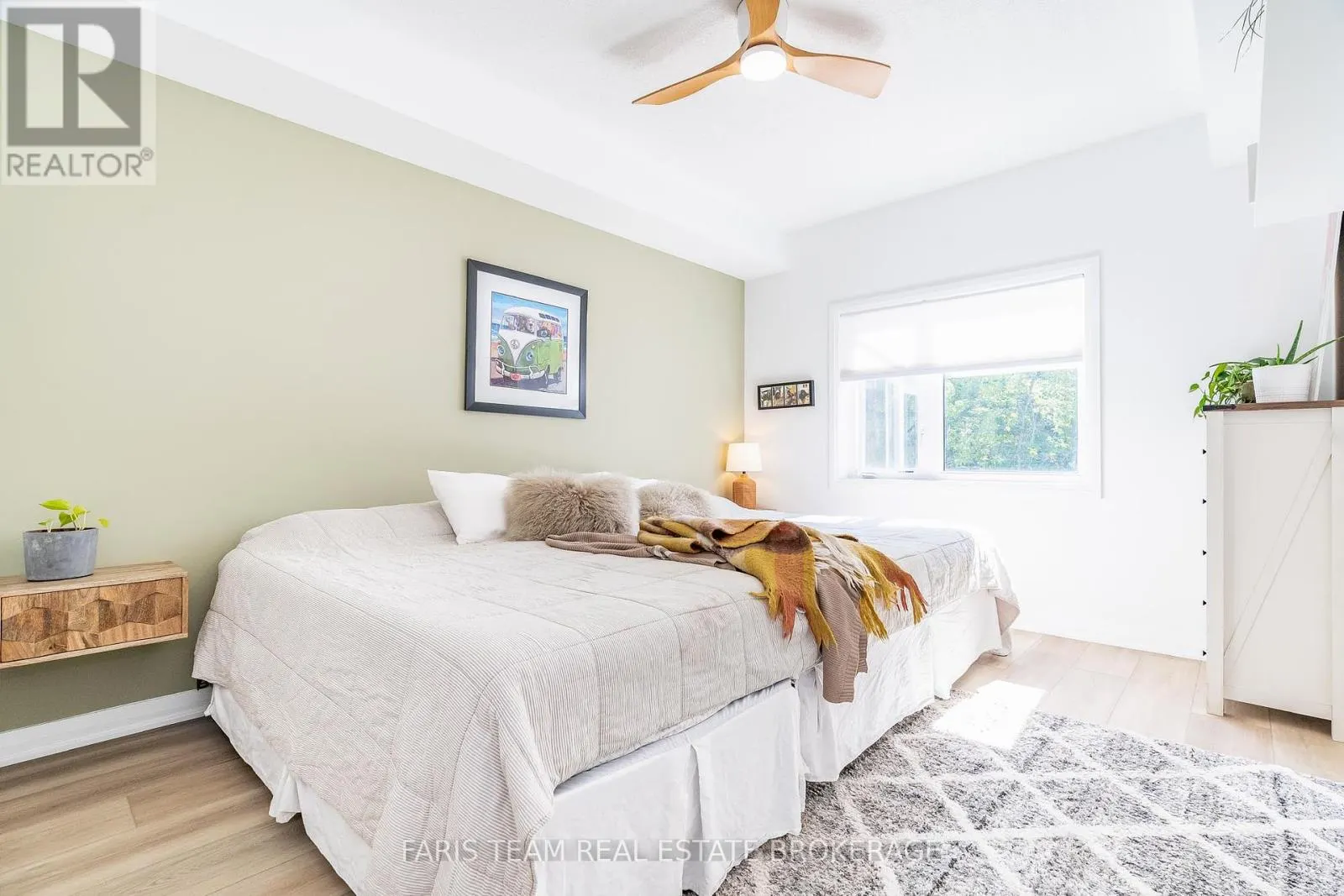 16 LAHEY CRESCENT