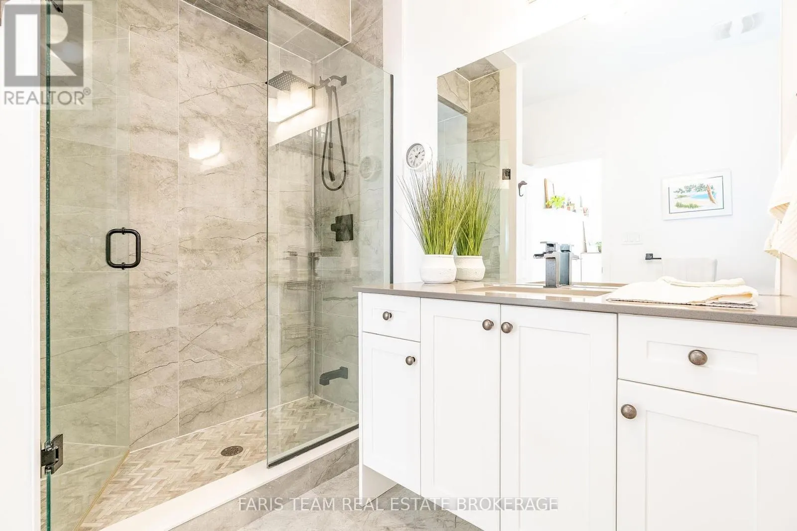 16 LAHEY CRESCENT