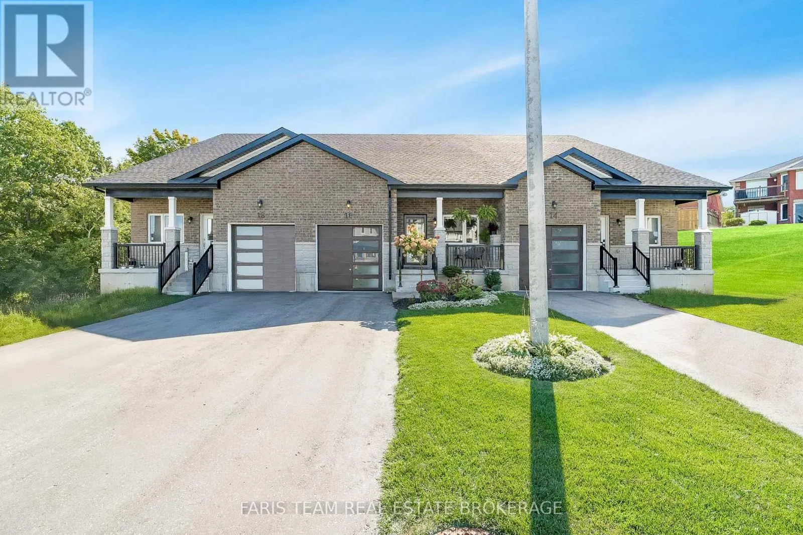 16 LAHEY CRESCENT