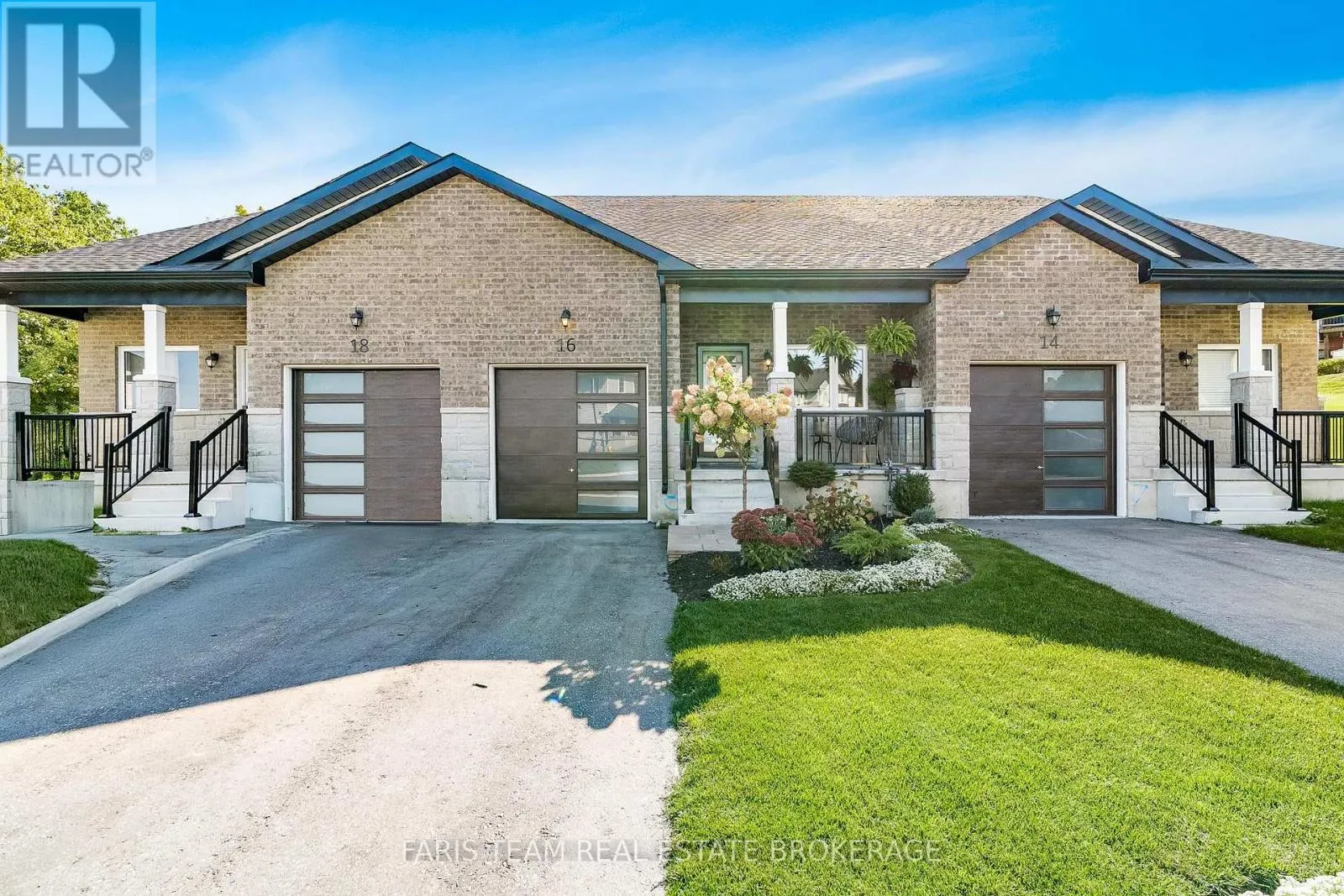 16 LAHEY CRESCENT