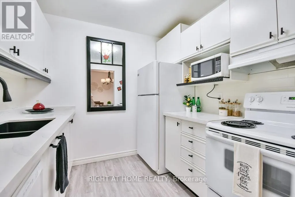 B6 - 179 EDGEHILL DRIVE