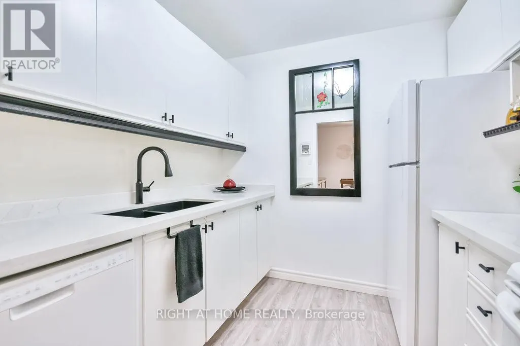 B6 - 179 EDGEHILL DRIVE