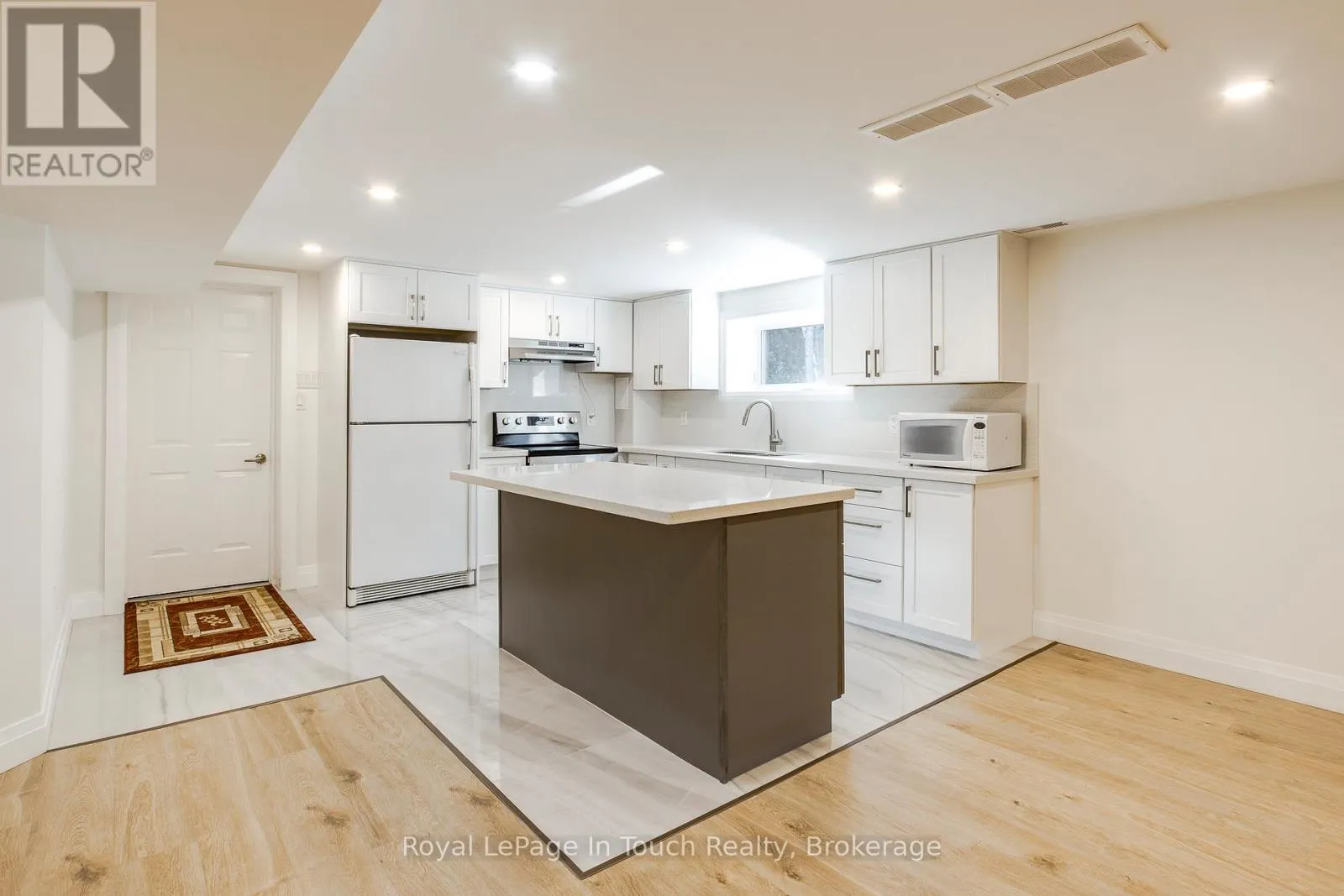 9 BELCOURT CRESCENT