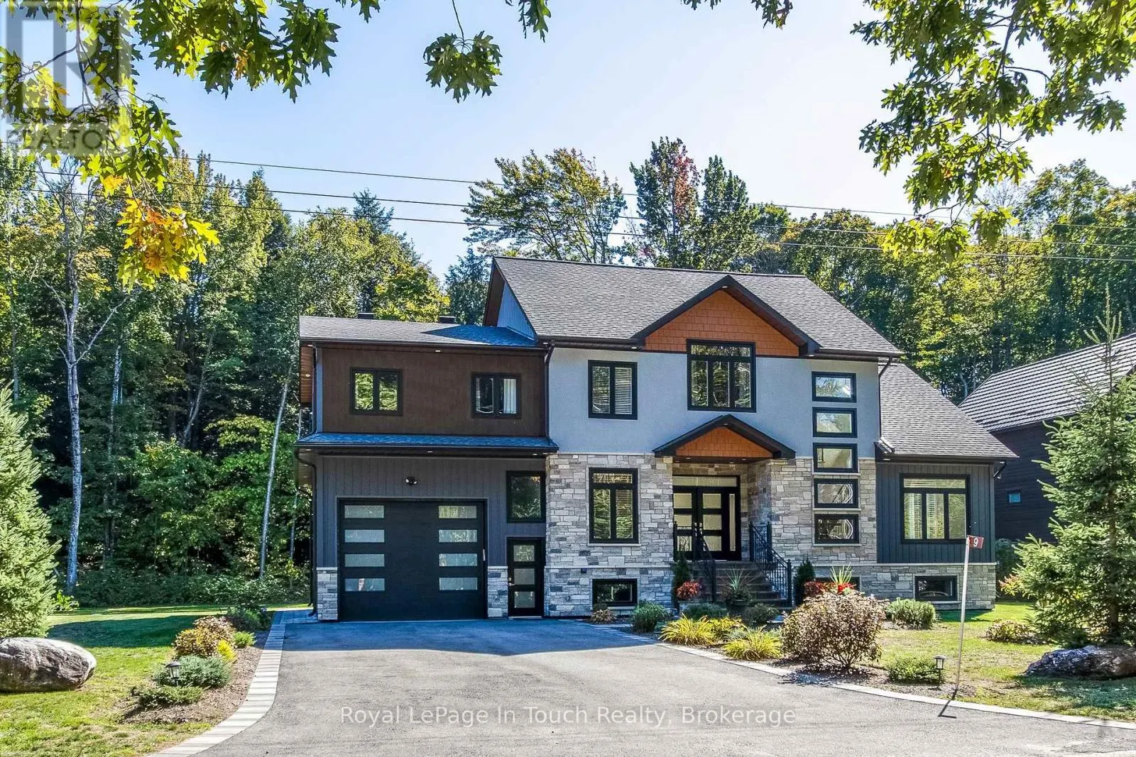 9 BELCOURT CRESCENT