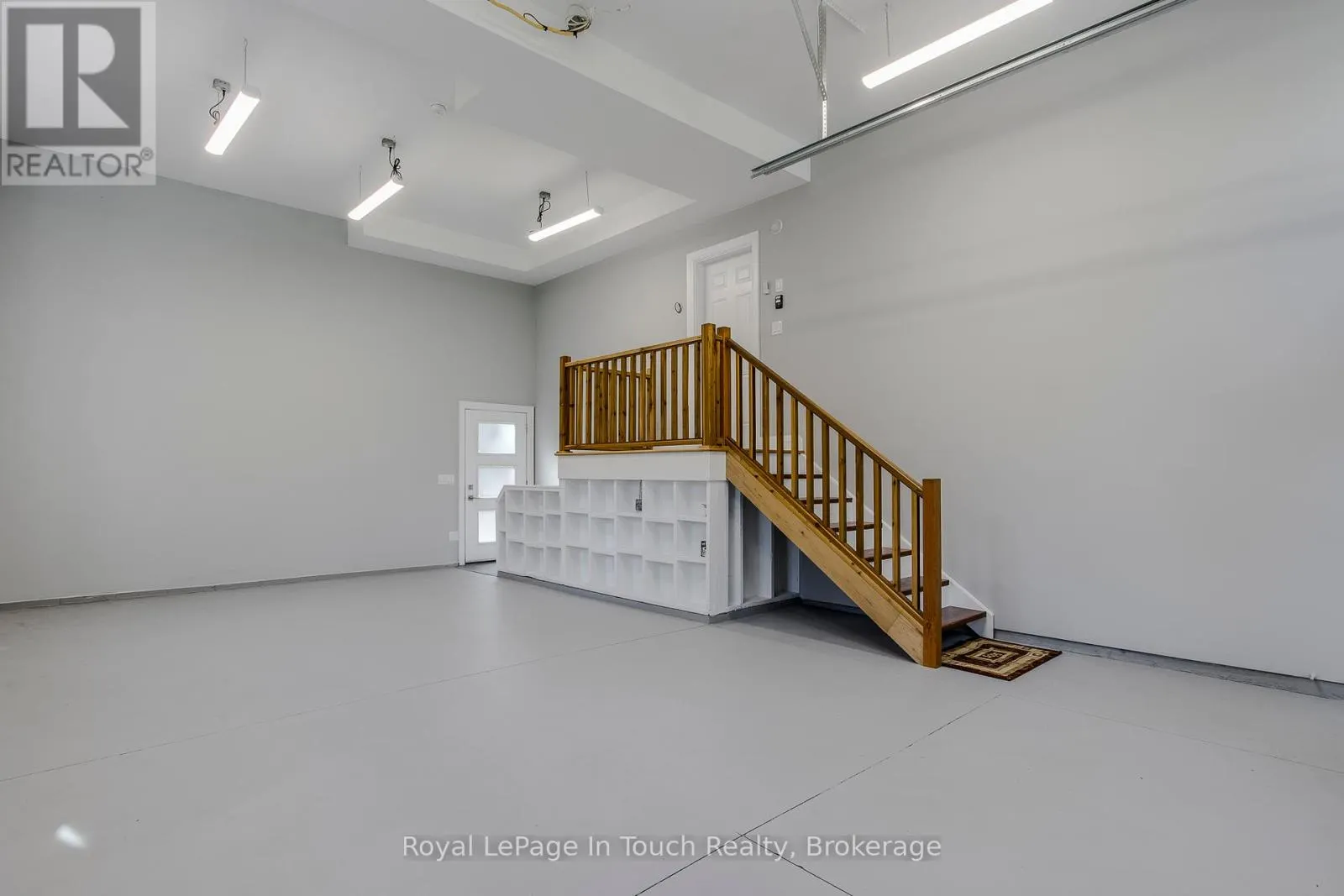 9 BELCOURT CRESCENT