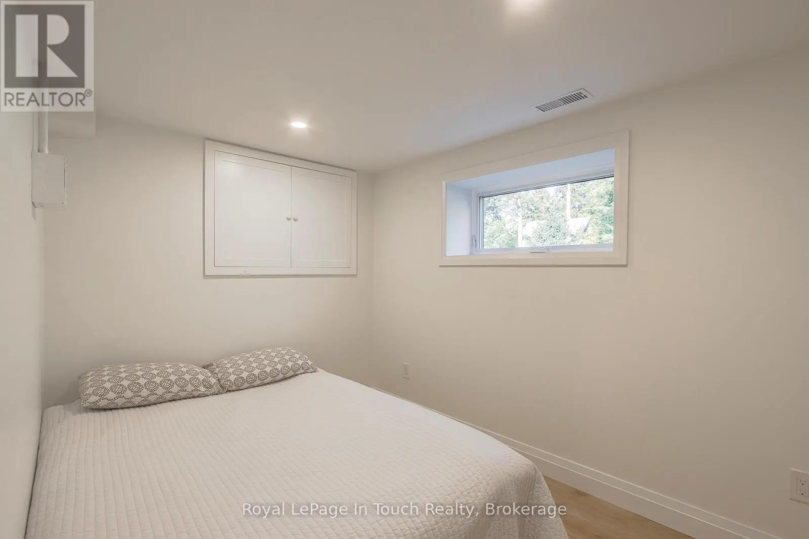 9 BELCOURT CRESCENT