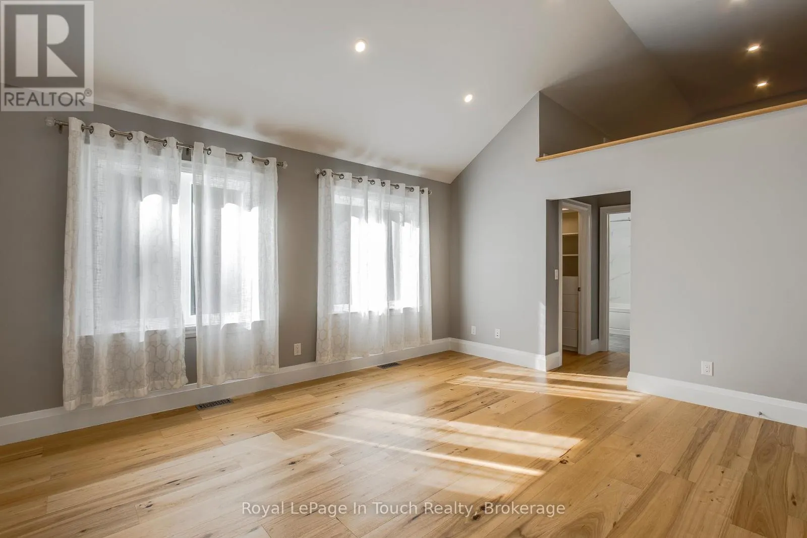 9 BELCOURT CRESCENT