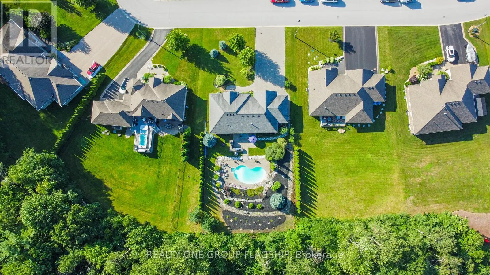 24 WENDAT TRAIL