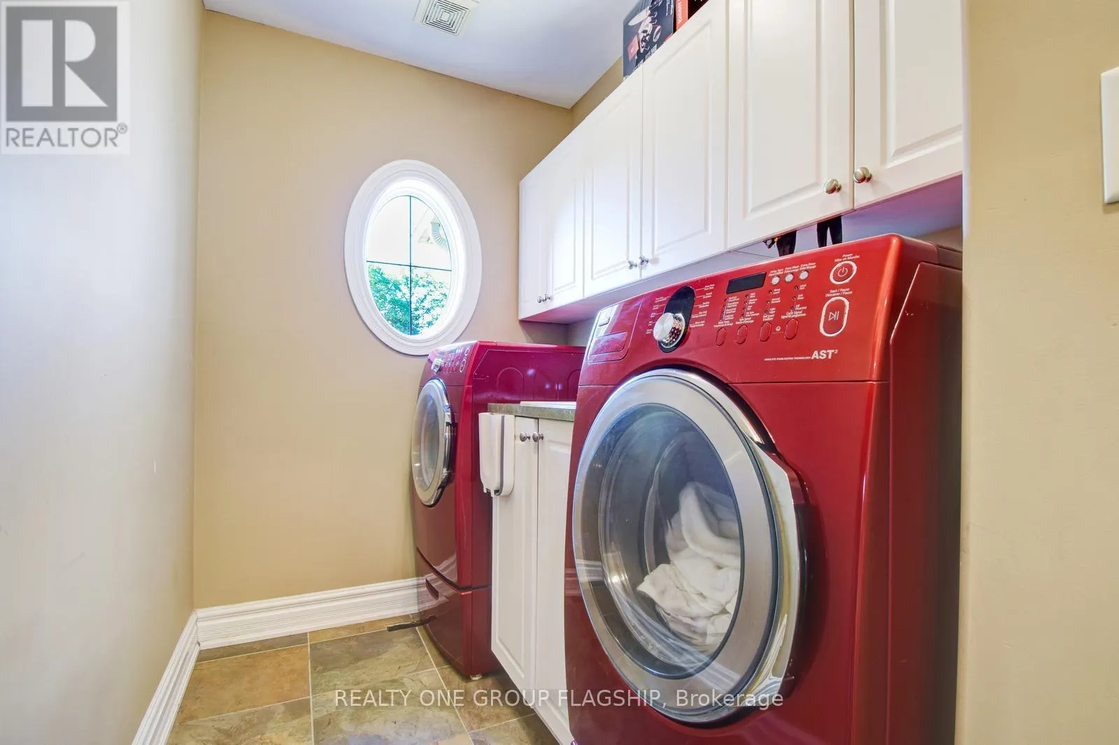 24 WENDAT TRAIL