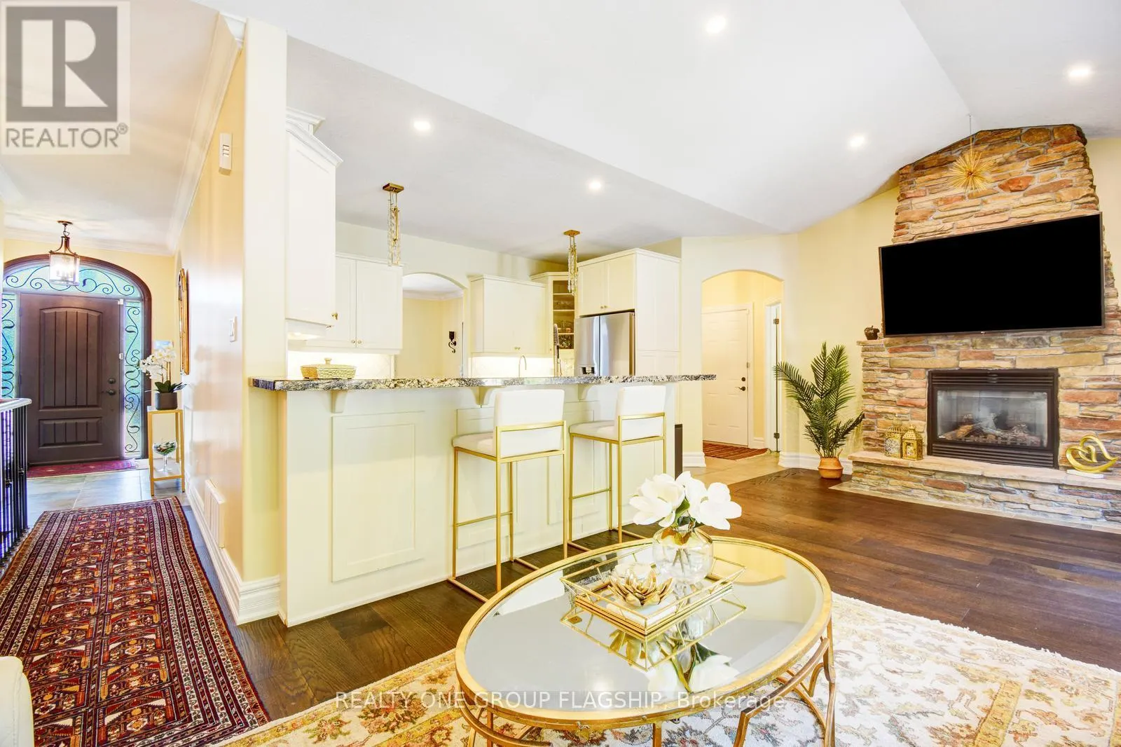 24 WENDAT TRAIL