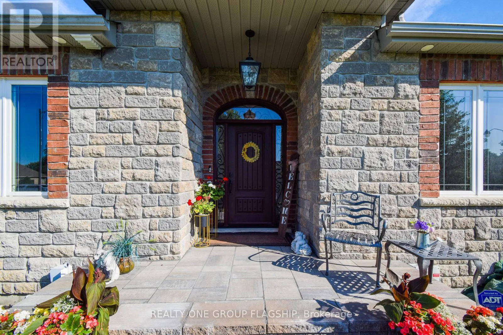 24 WENDAT TRAIL