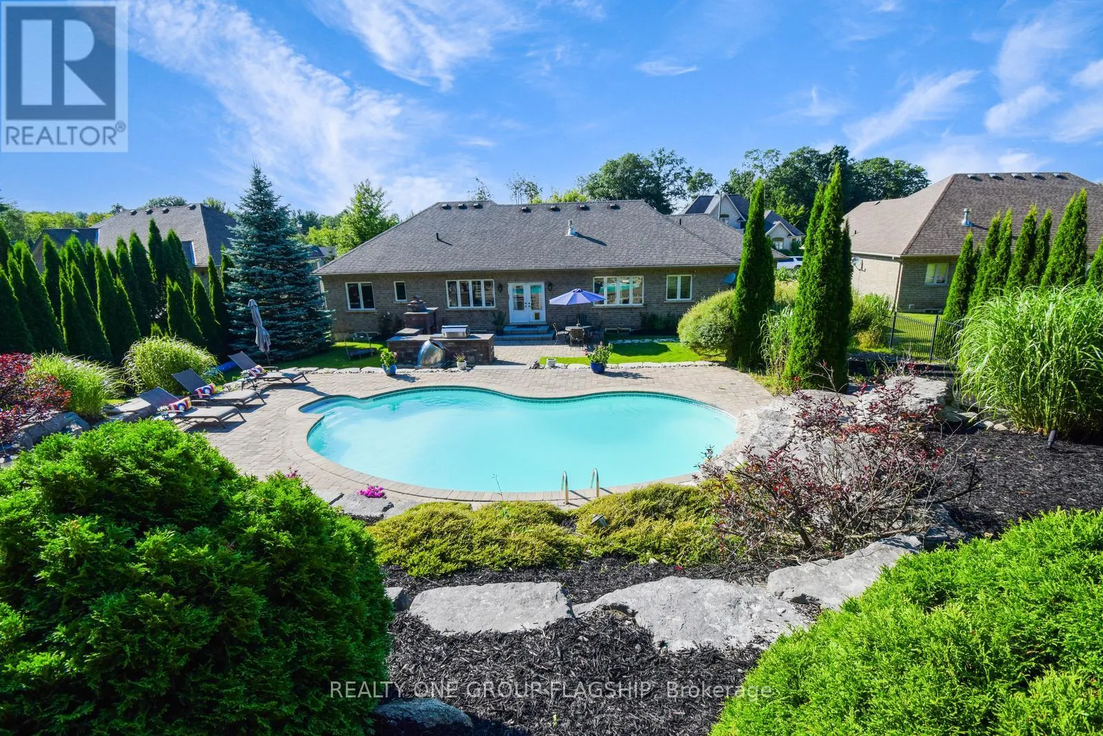 24 WENDAT TRAIL