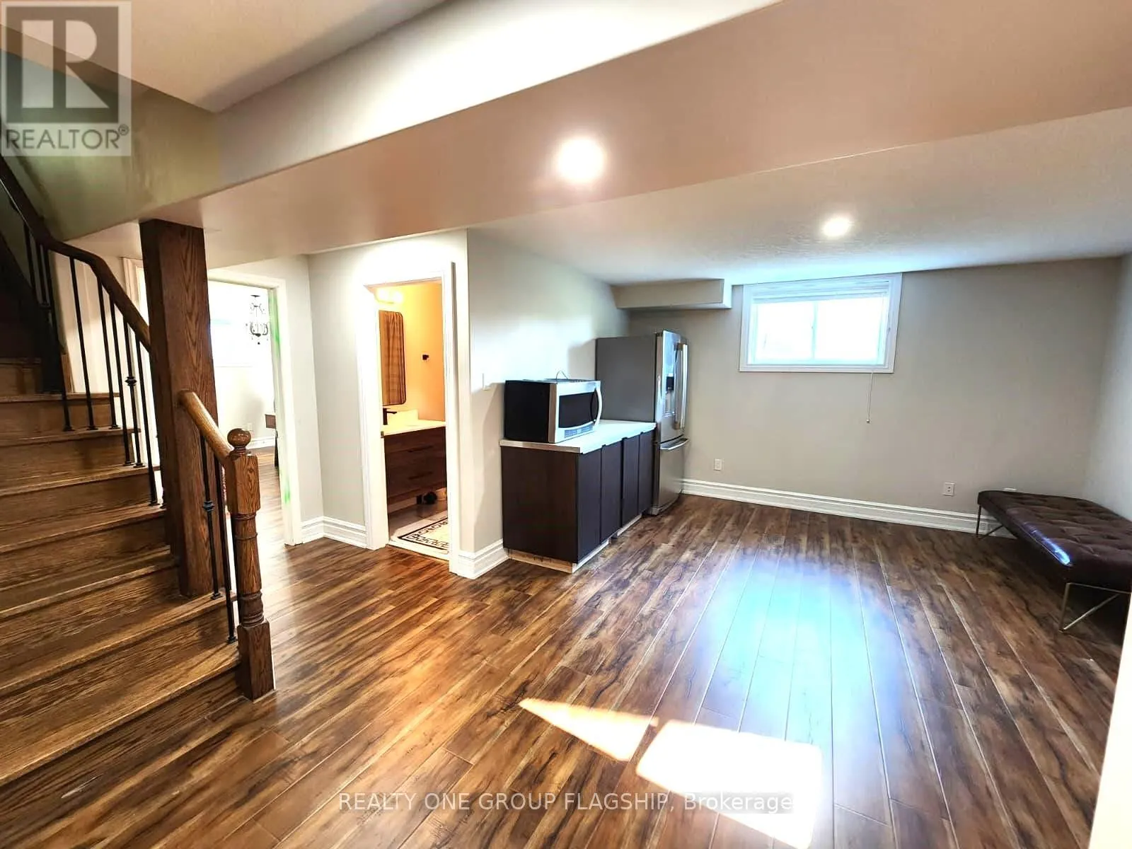24 WENDAT TRAIL