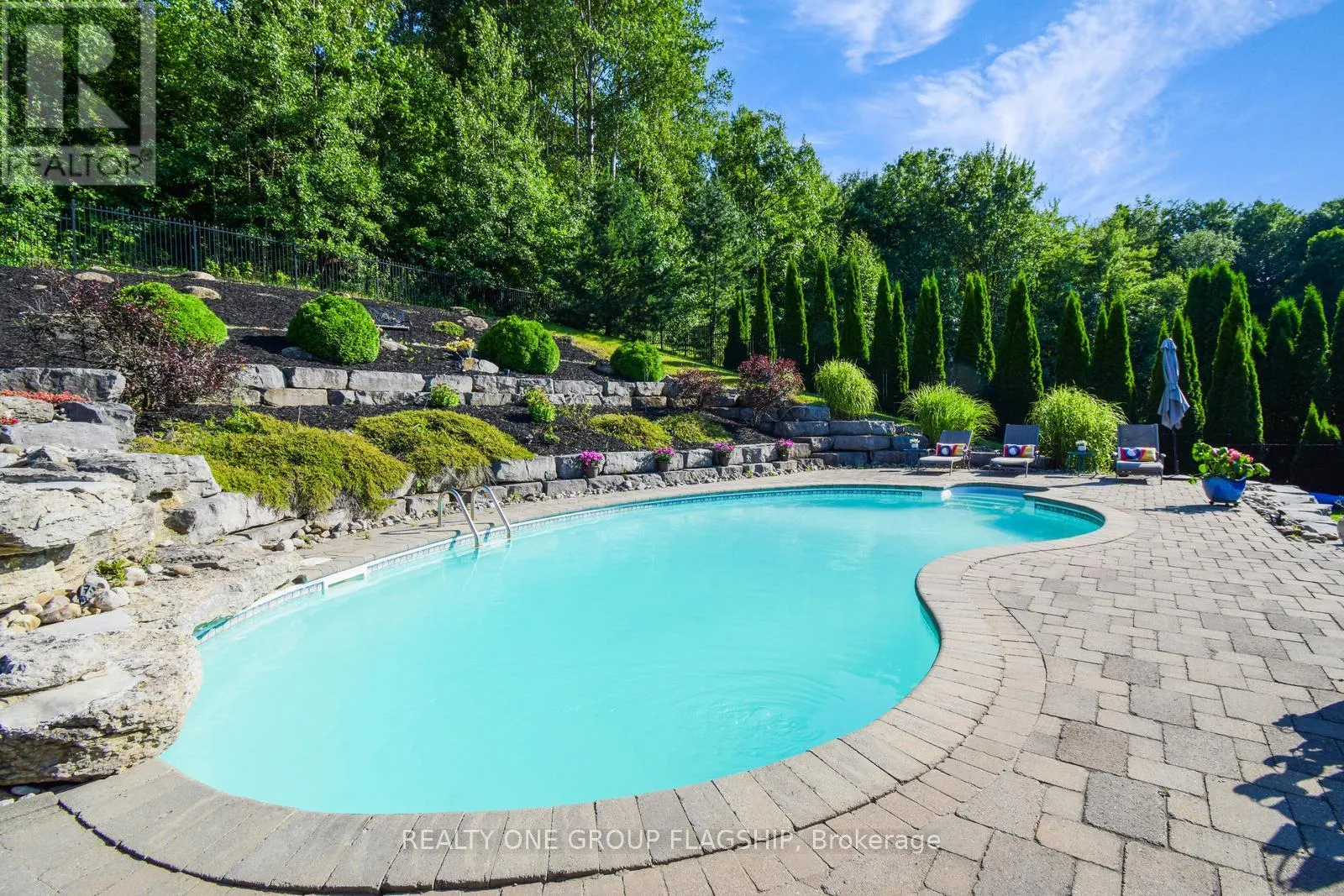 24 WENDAT TRAIL