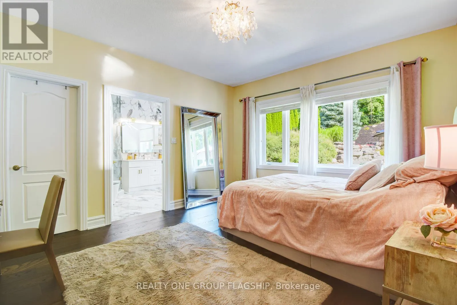 24 WENDAT TRAIL