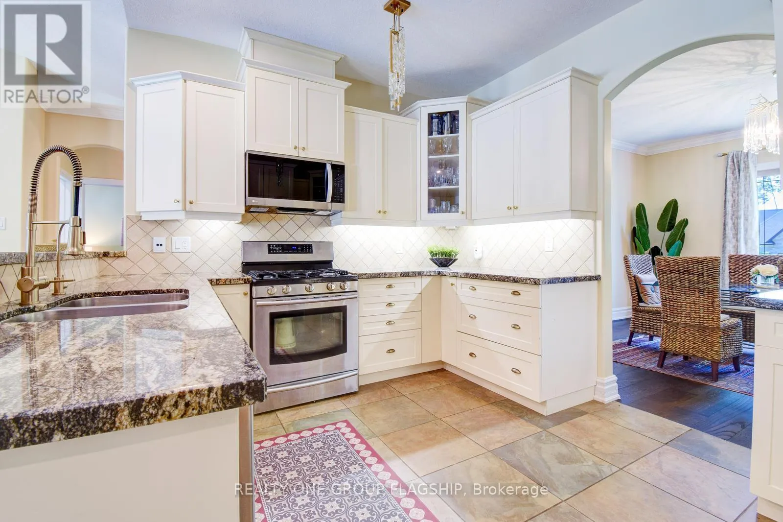 24 WENDAT TRAIL