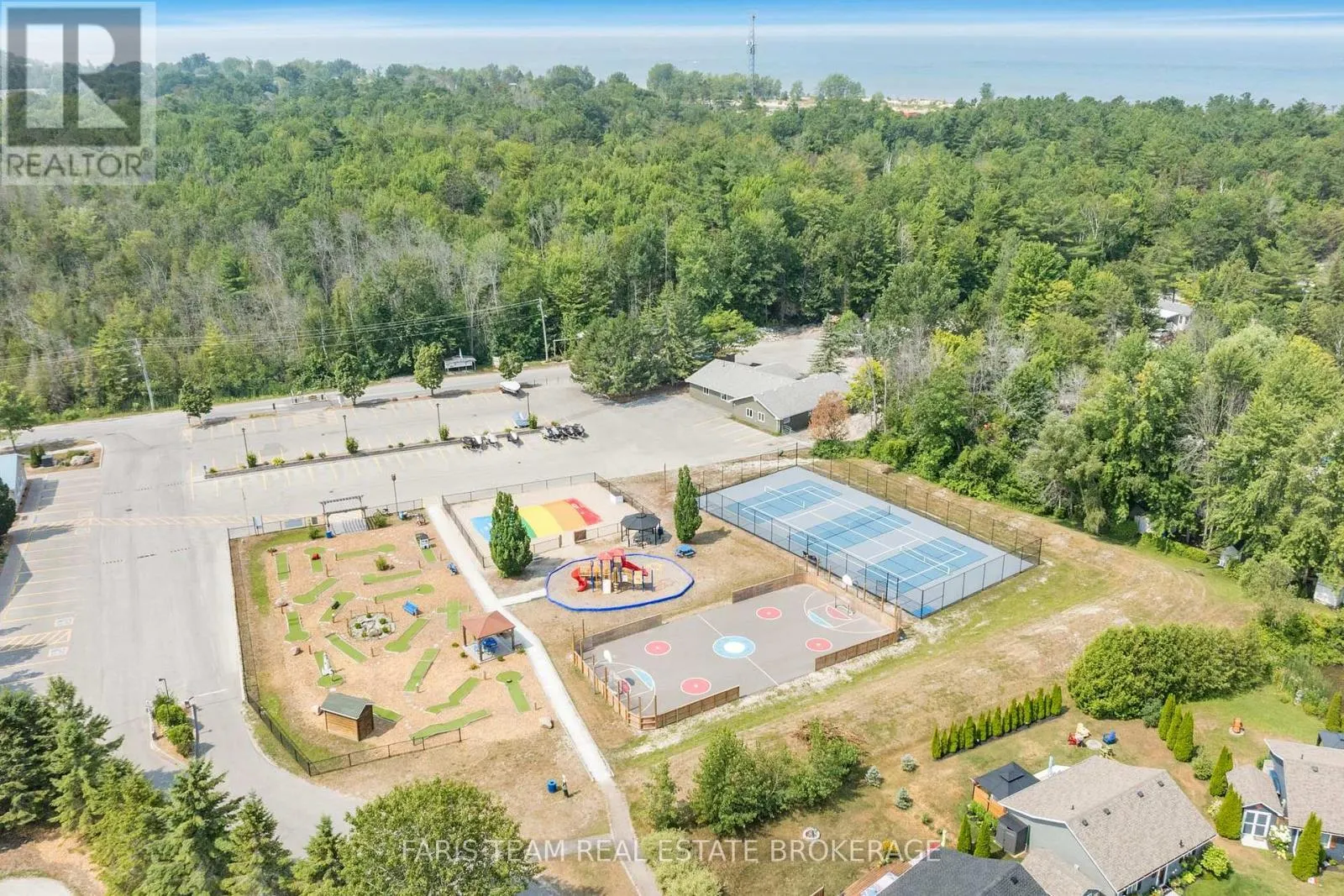 32 ALGONQUIN TRAIL
