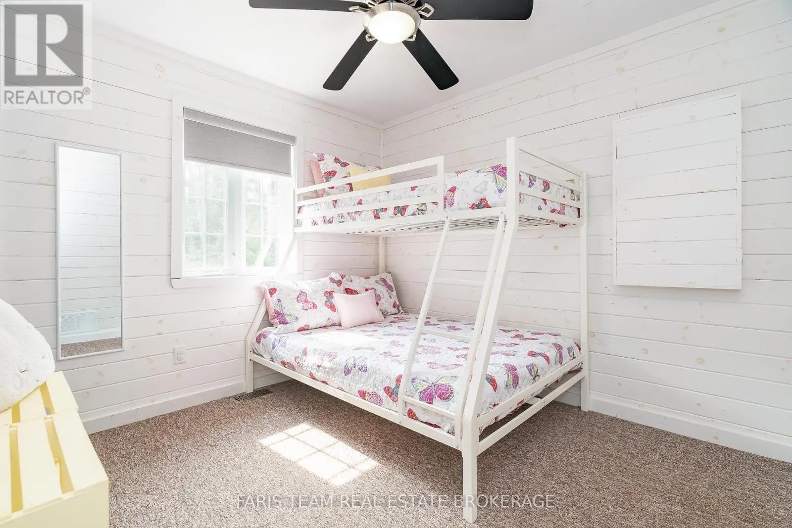32 ALGONQUIN TRAIL