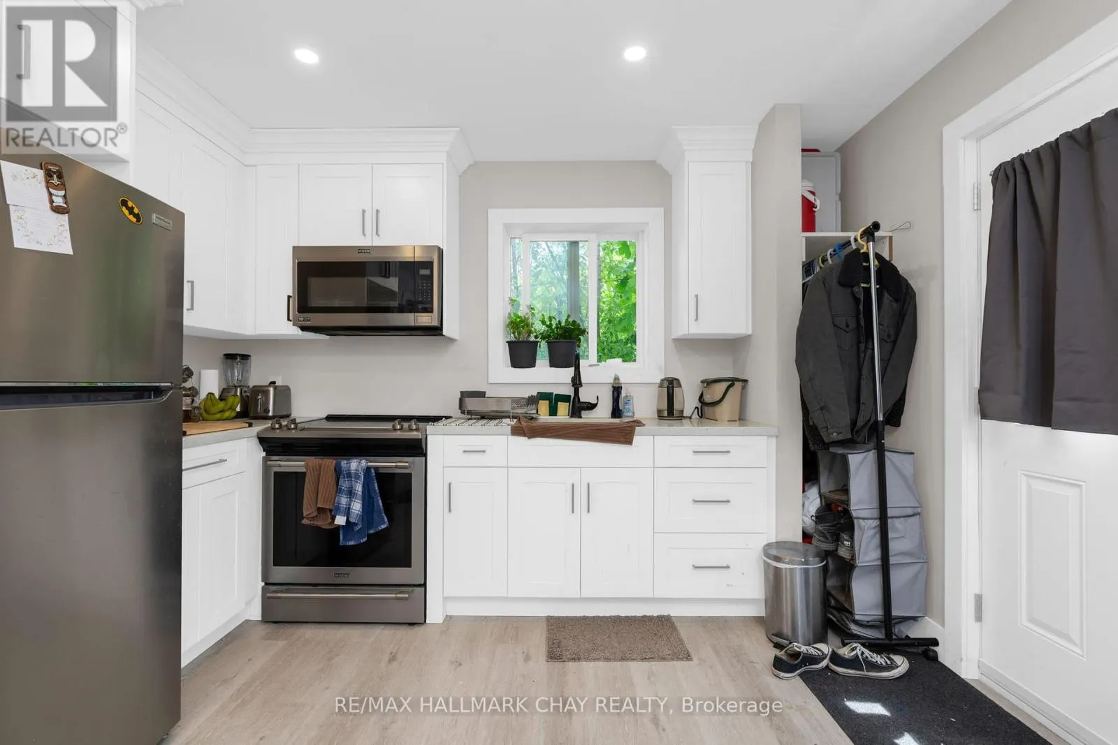 1, 2, 3 - 24 CHARLBROOK AVENUE