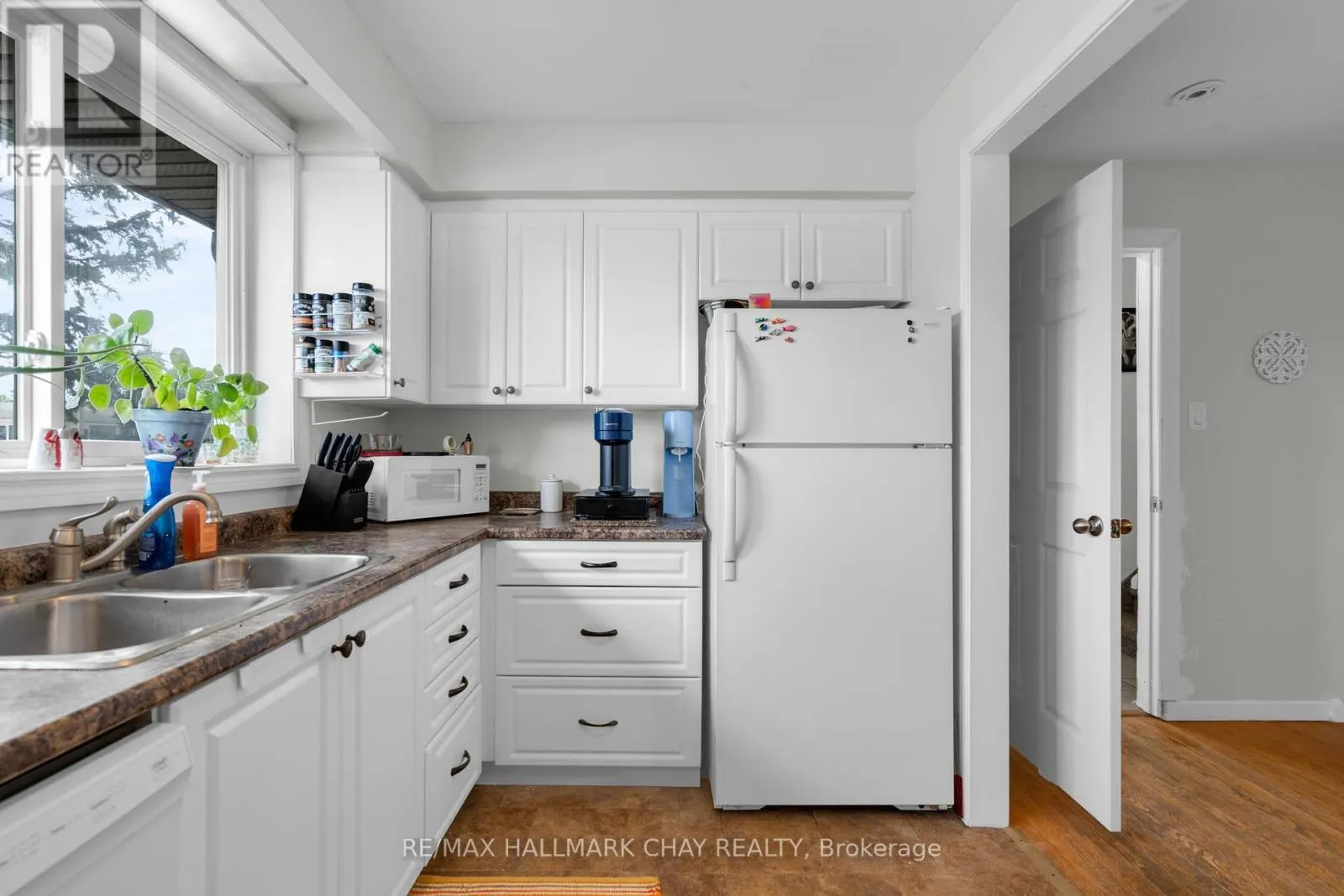 1, 2, 3 - 24 CHARLBROOK AVENUE