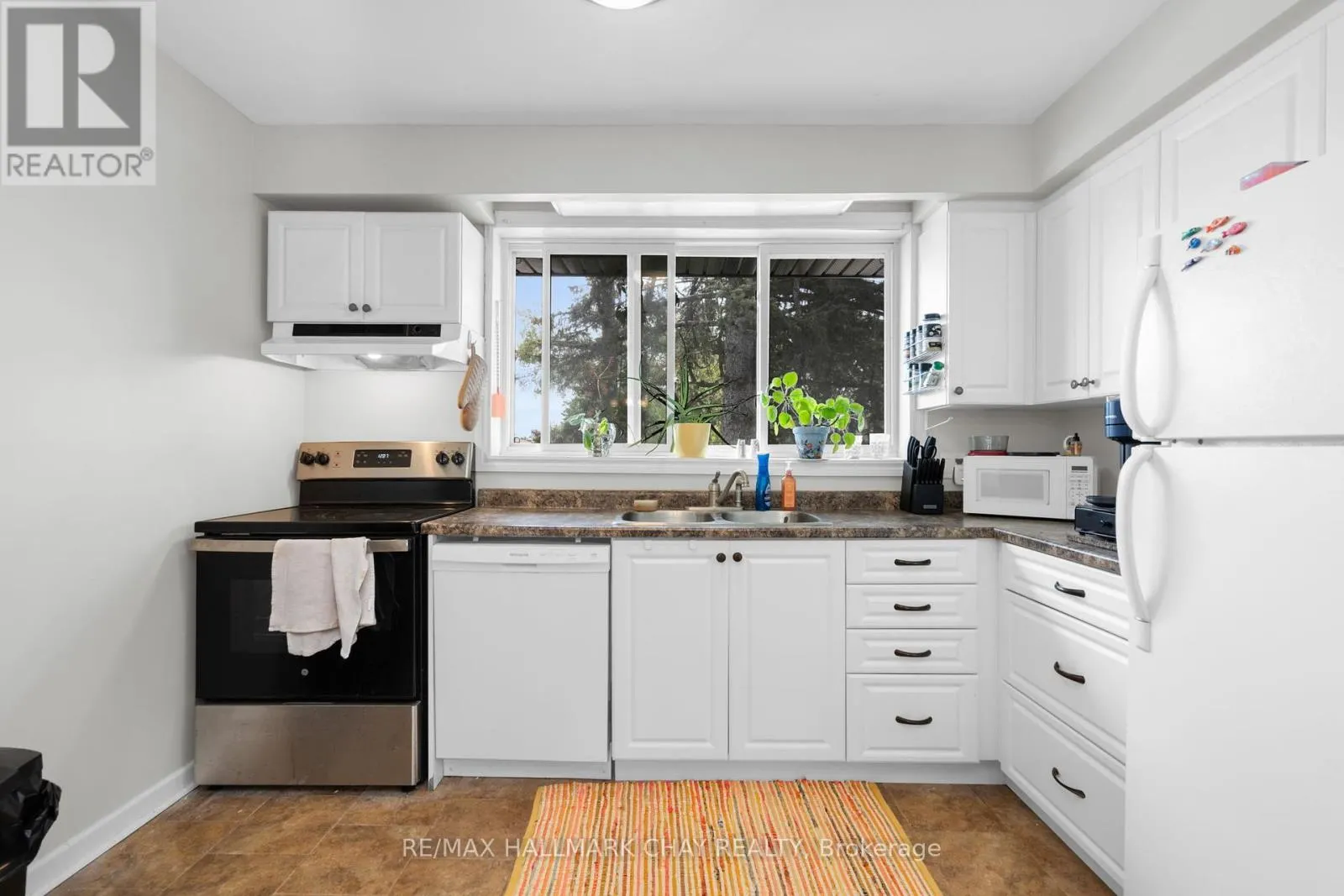 1, 2, 3 - 24 CHARLBROOK AVENUE