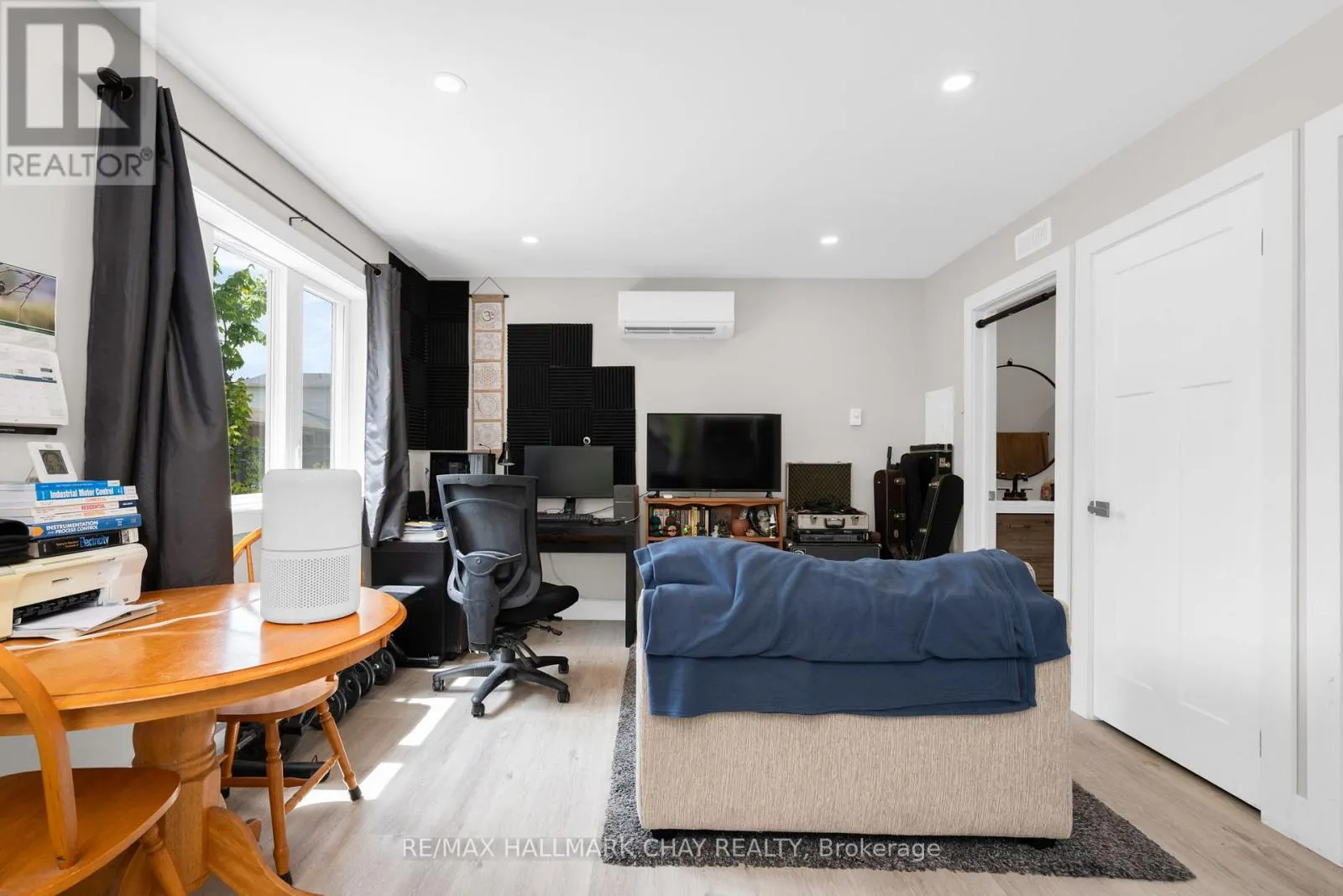1, 2, 3 - 24 CHARLBROOK AVENUE