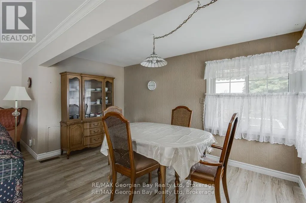 586 DOMINION AVENUE