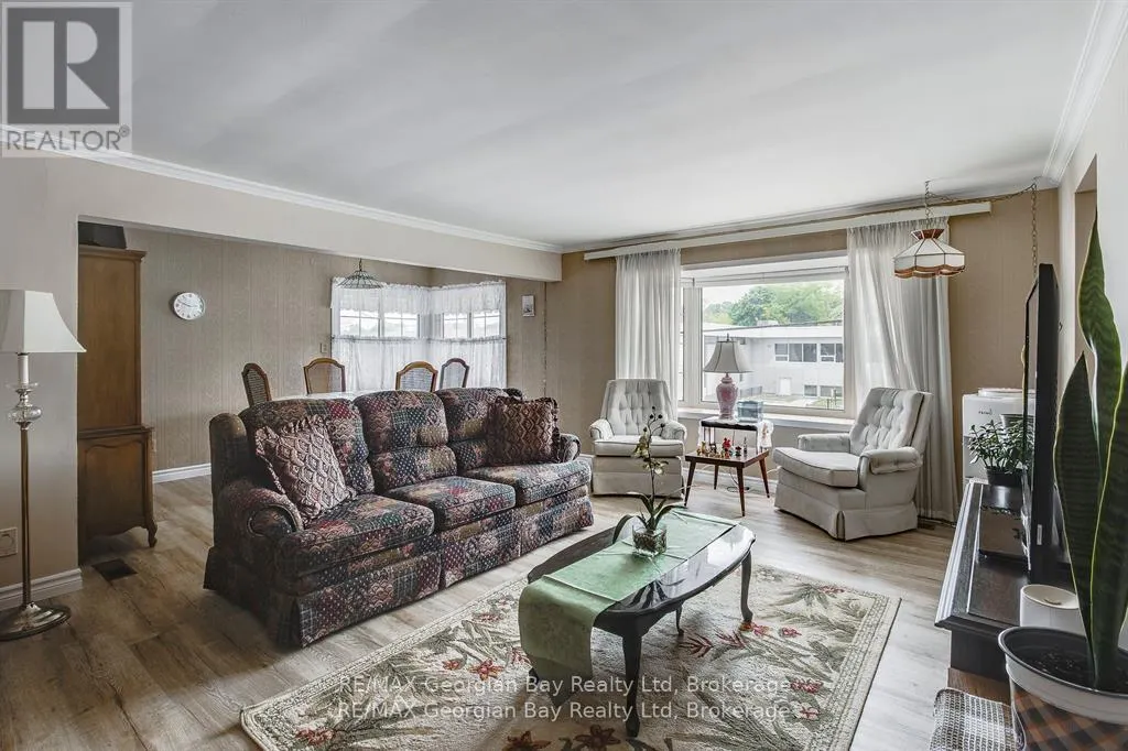 586 DOMINION AVENUE