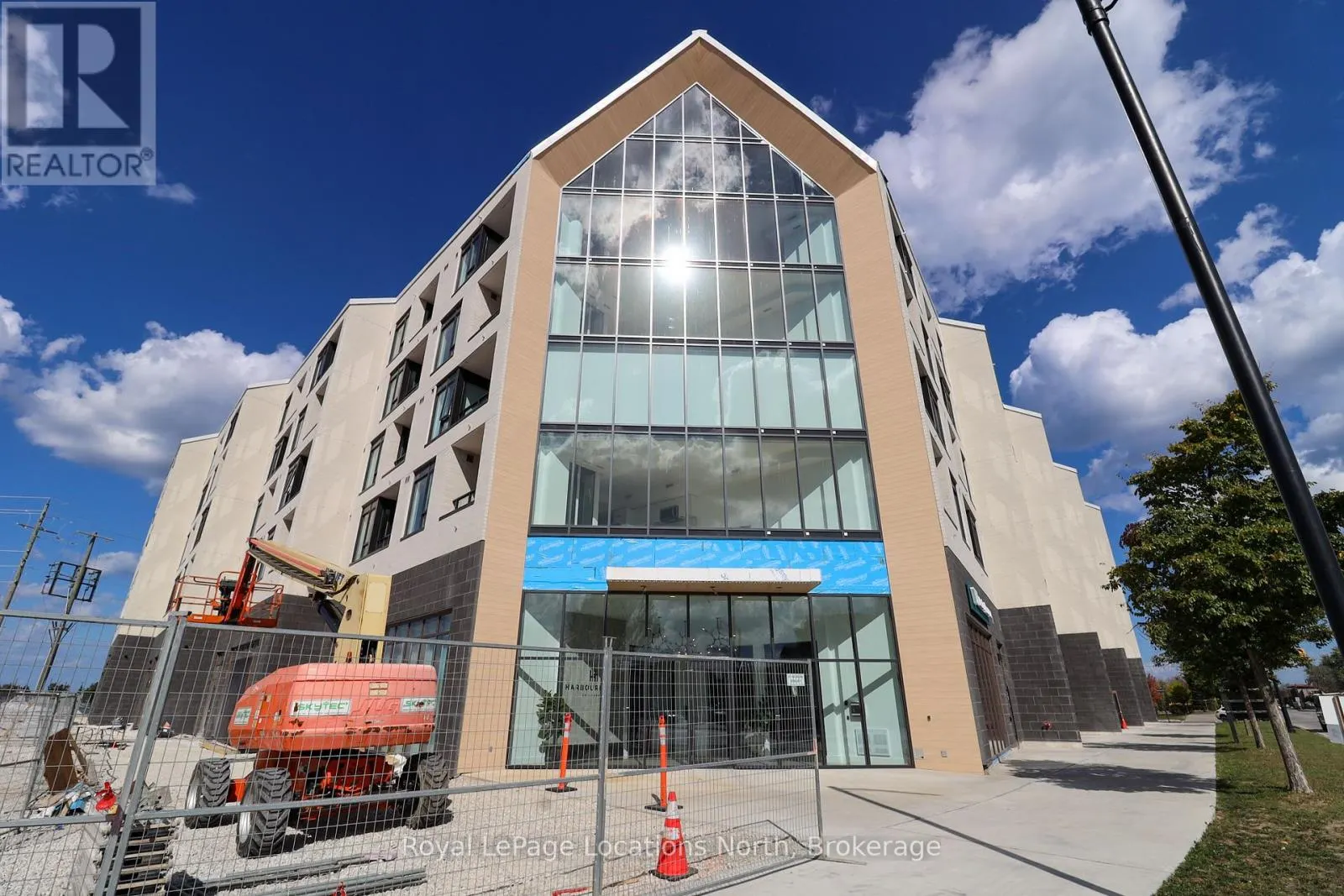518 - 31 HURON STREET, #518