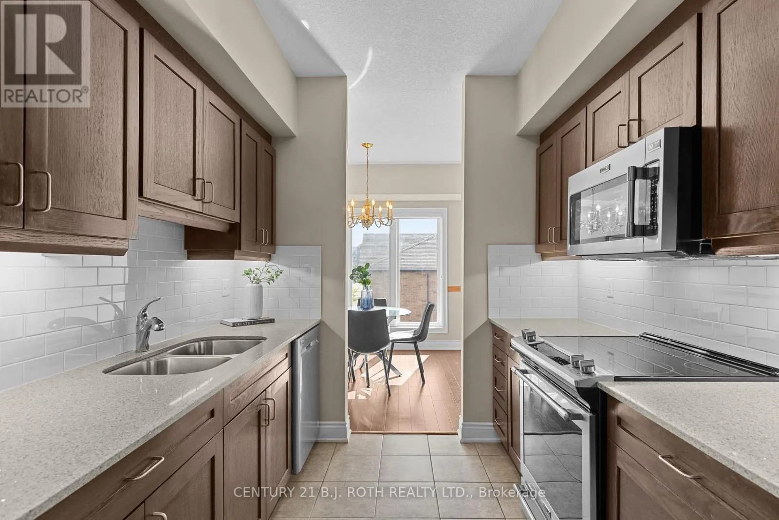 218 - 720 YONGE STREET