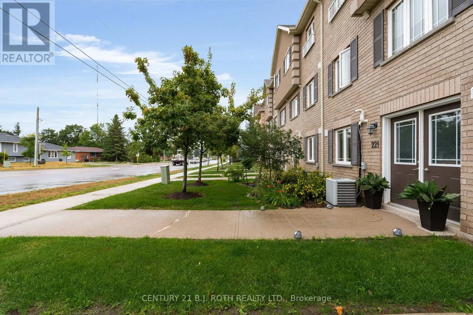 221 HARVIE ROAD