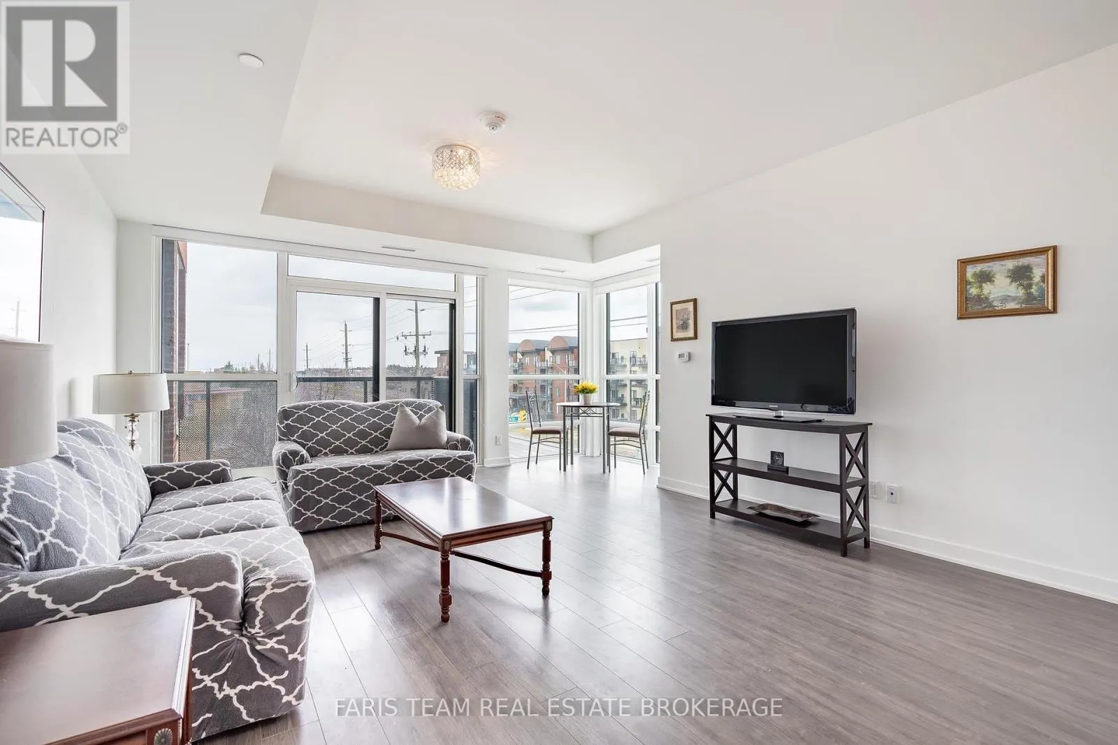 311 - 681 YONGE STREET
