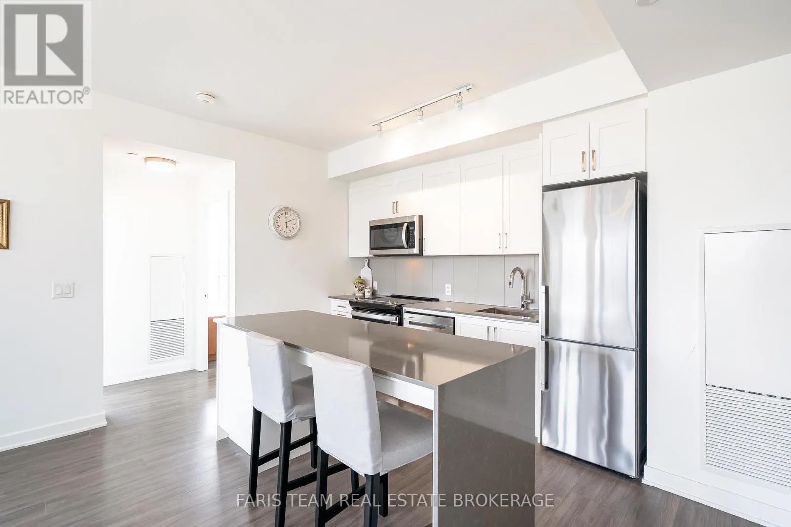 311 - 681 YONGE STREET