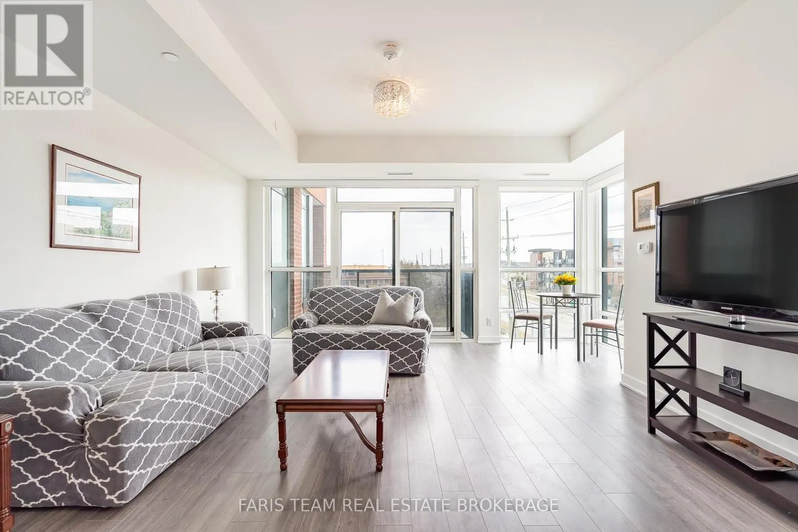 311 - 681 YONGE STREET