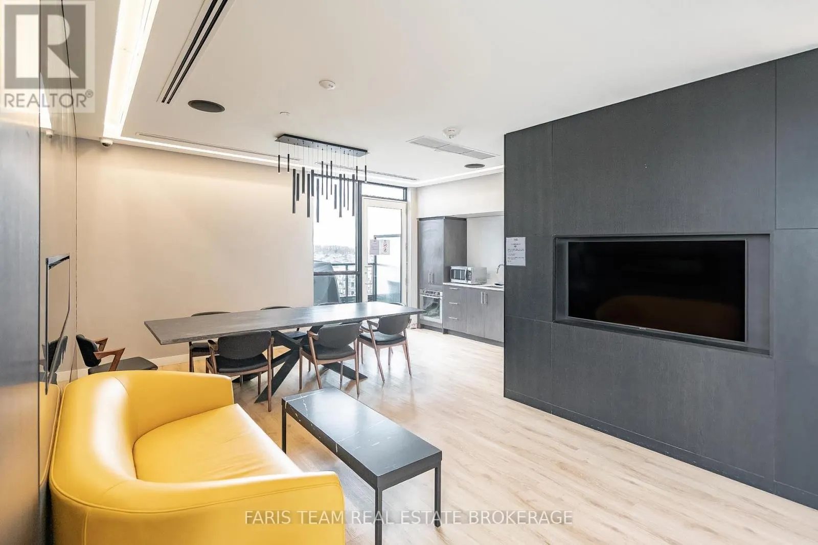 311 - 681 YONGE STREET