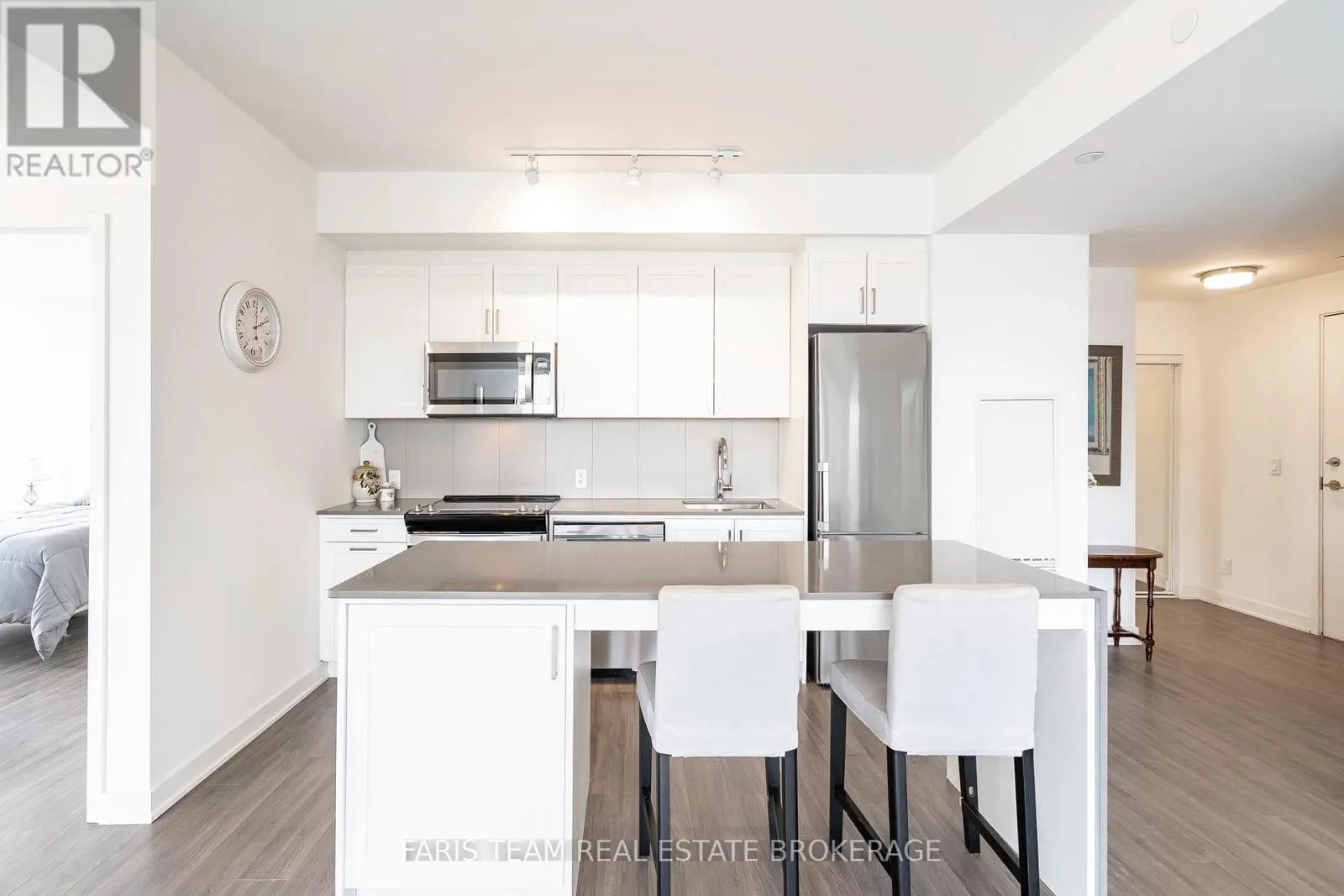 311 - 681 YONGE STREET