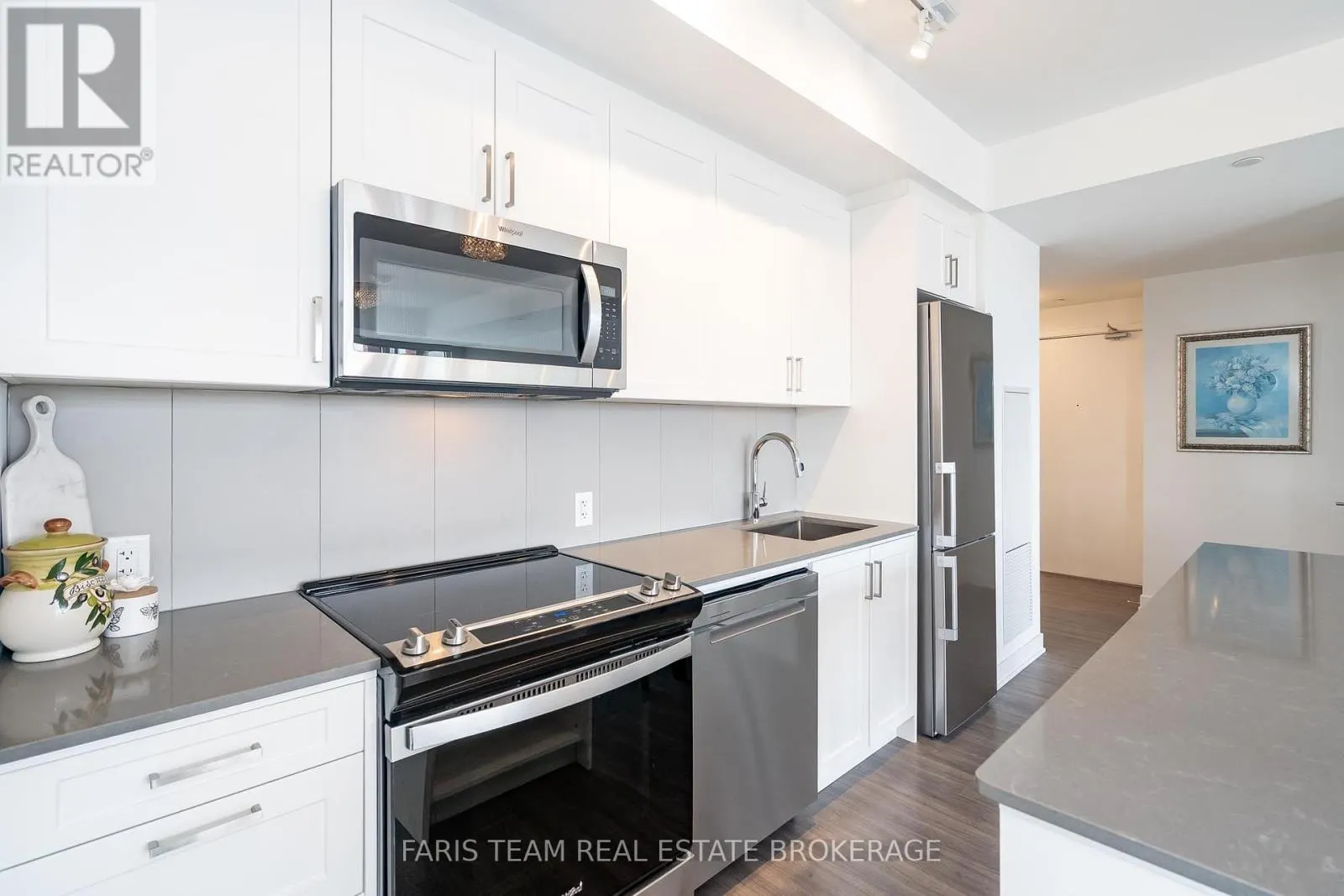 311 - 681 YONGE STREET